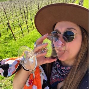 Meet your Posher, Lauren